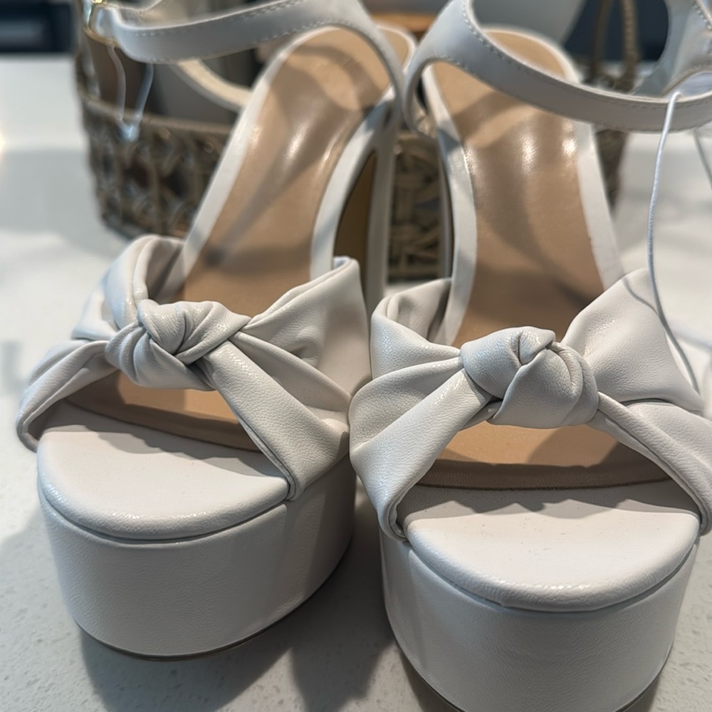 beautiful platform sandals.